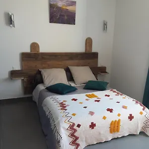 https://chambres-d-hotes-violetta.fr-provencehotel.com